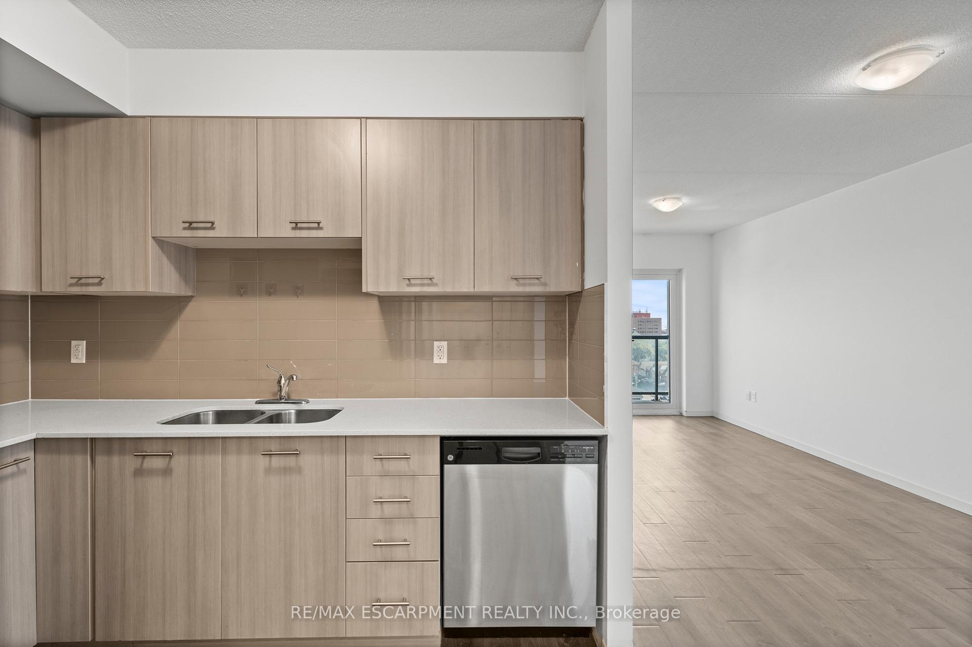 Photo 14 of Unit 607, 220 Cannon Street E, Hamilton, Beasley — HOMEH
