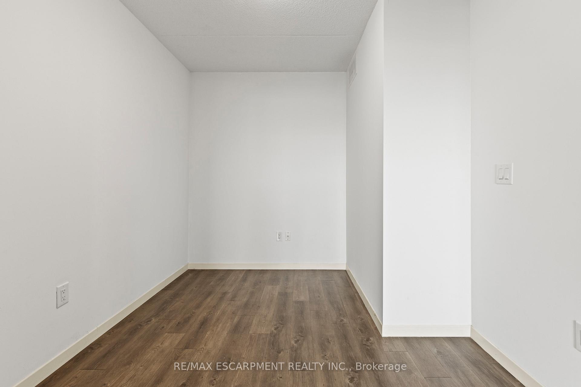 Photo 15 of Unit 607, 220 Cannon Street E, Hamilton, Beasley — HOMEH