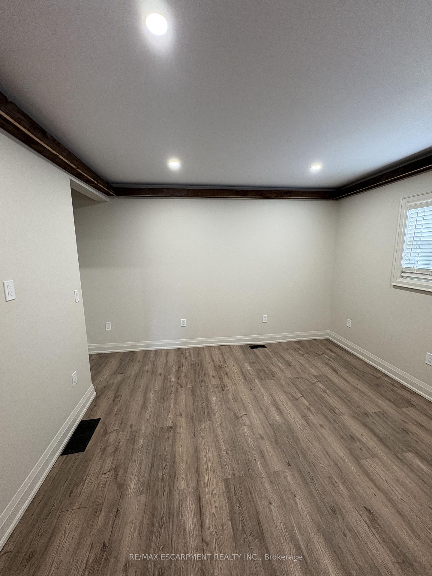 Photo 5 of Unit 2 - MAIN, 17 Steven Street, Hamilton, Landsdale — HOMEH