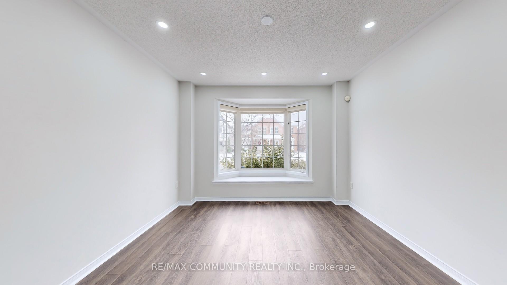 Photo 3 of 214 Whites Hill Avenue, Markham, Cornell — HOMEH