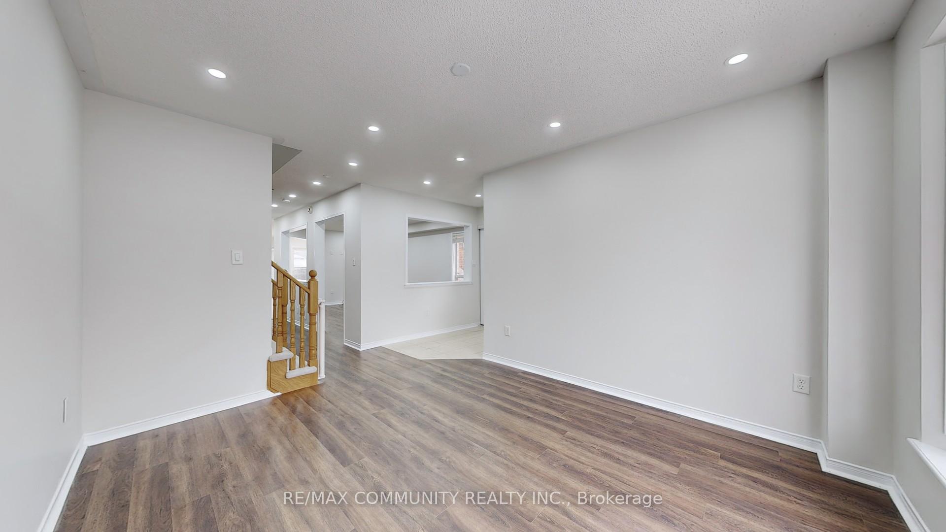 Photo 5 of 214 Whites Hill Avenue, Markham, Cornell — HOMEH