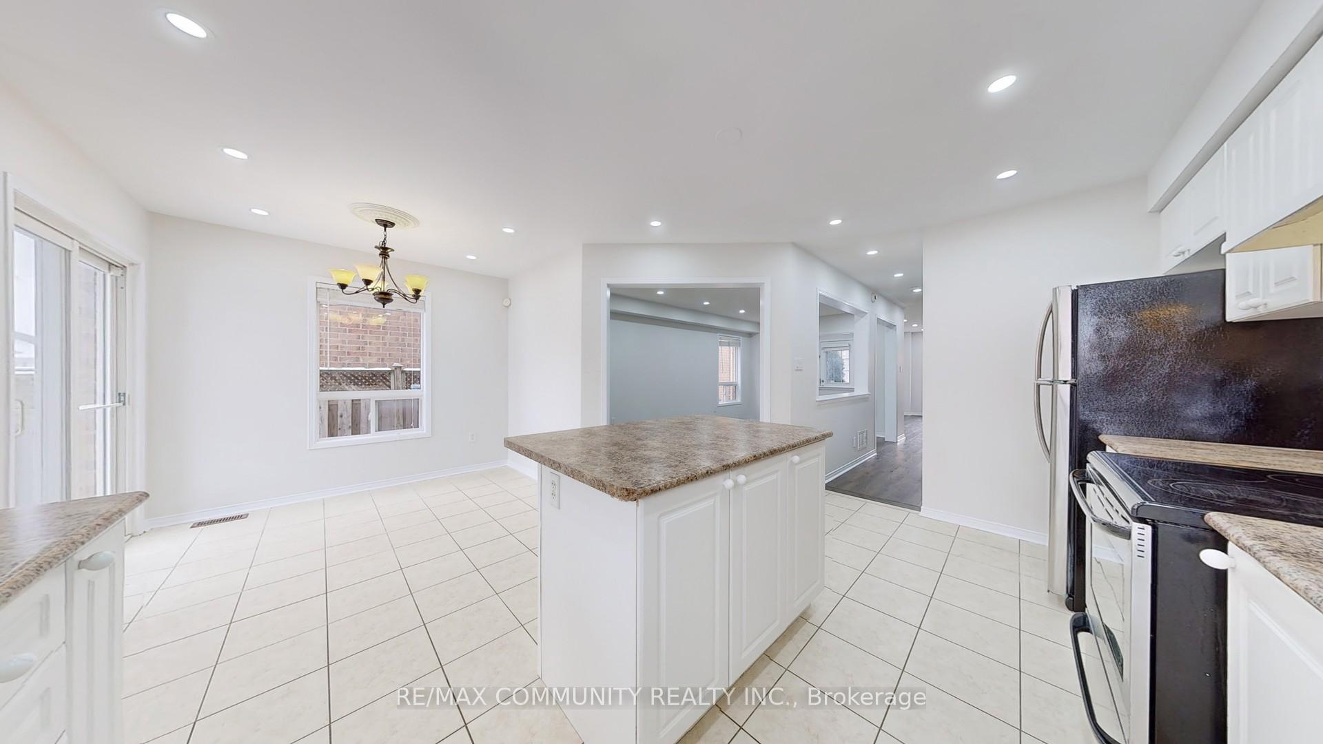 Photo 14 of 214 Whites Hill Avenue, Markham, Cornell — HOMEH