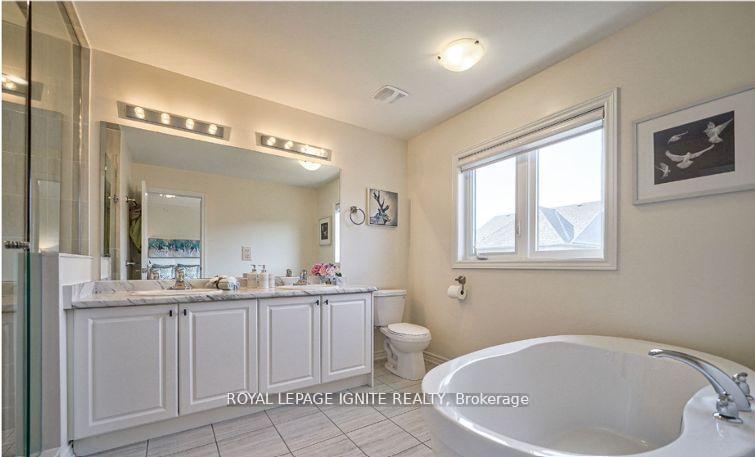 Photo 11 of 61 Mountainside Crescent, Whitby, Rolling Acres — HOMEH