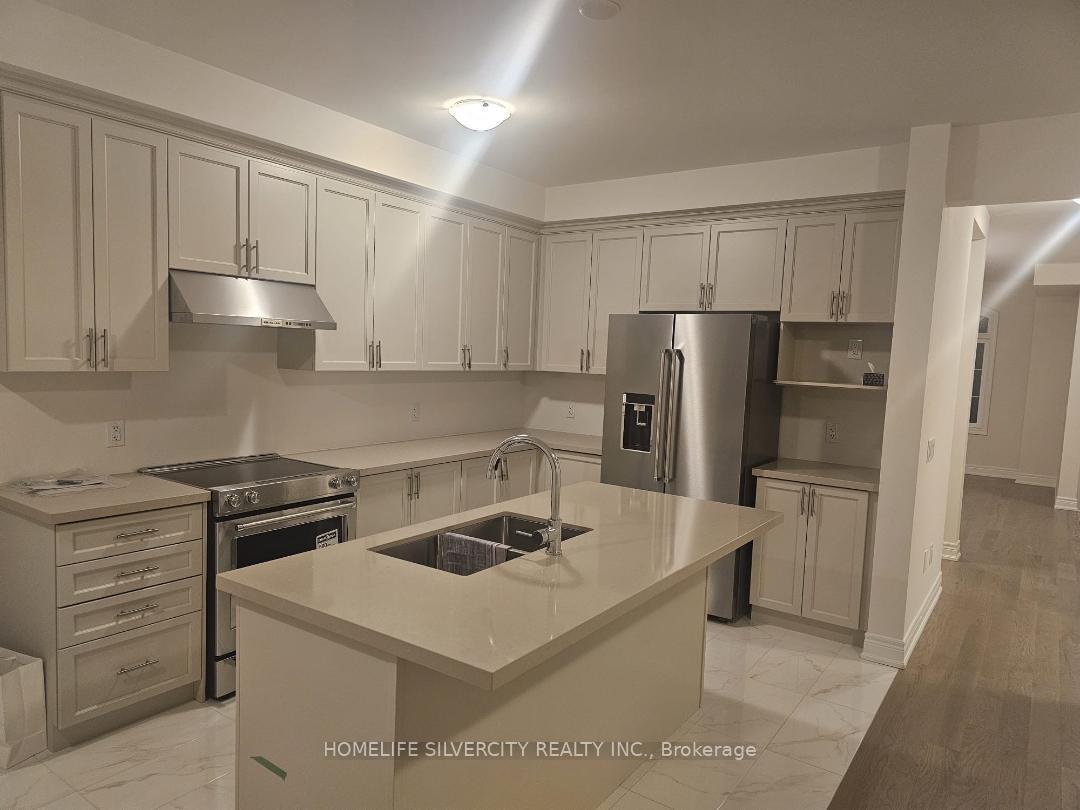 Photo 3 of 80 Grassbank Drive, Brampton, Sandringham-Wellington — HOMEH