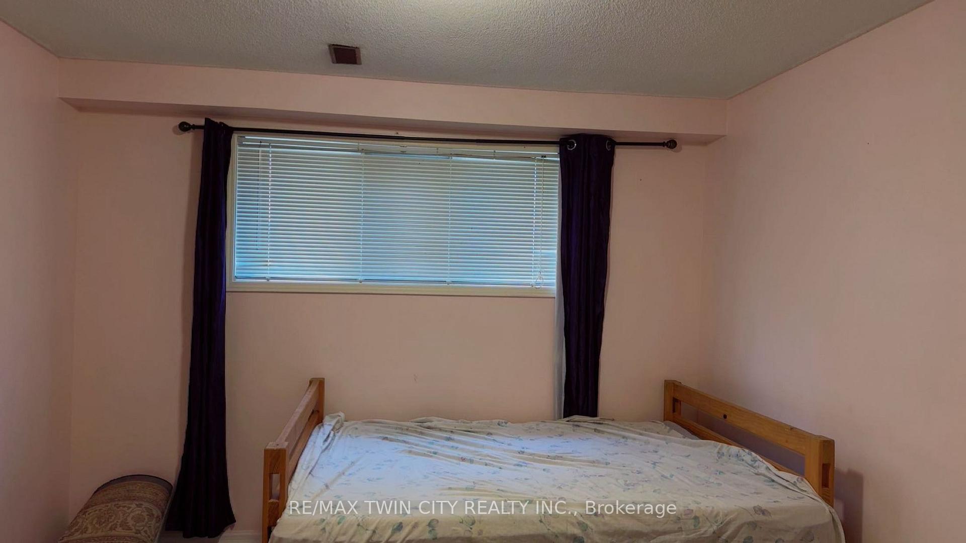 Photo 8 of 23 Westchester Drive E, Kitchener, Grand River North — HOMEH