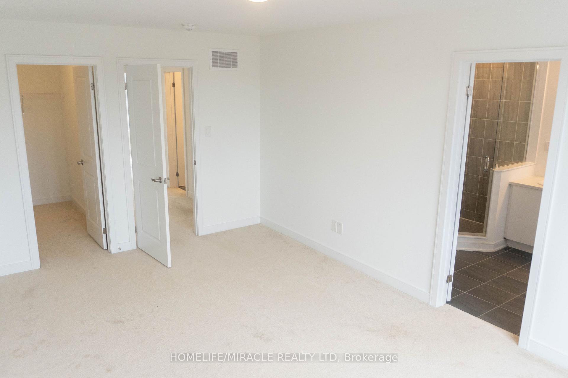 Photo 13 of 60 Blue Forest Crescent, Barrie, Innis-Shore — HOMEH