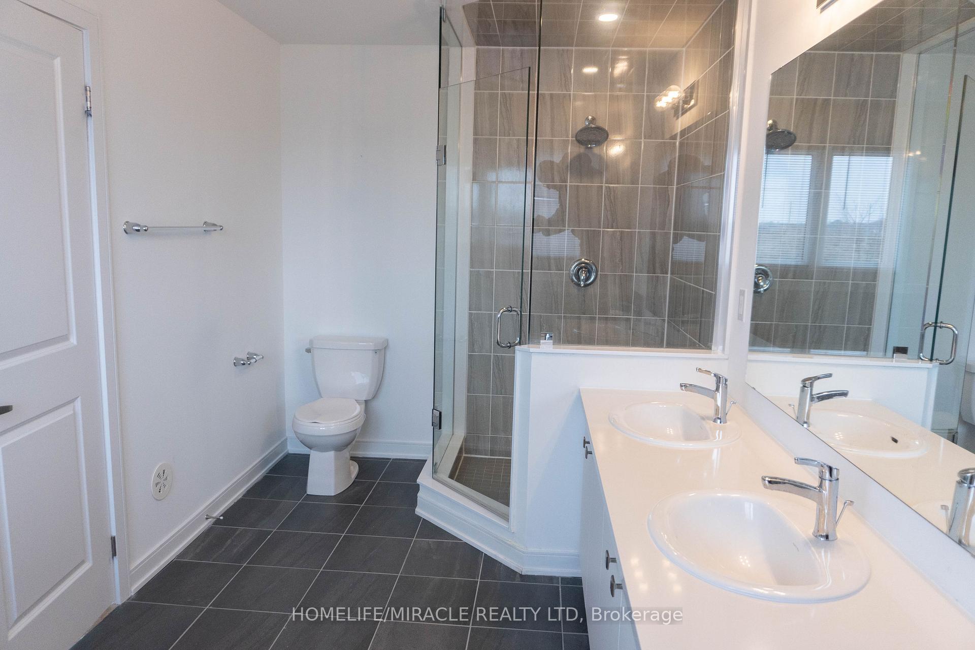 Photo 14 of 60 Blue Forest Crescent, Barrie, Innis-Shore — HOMEH