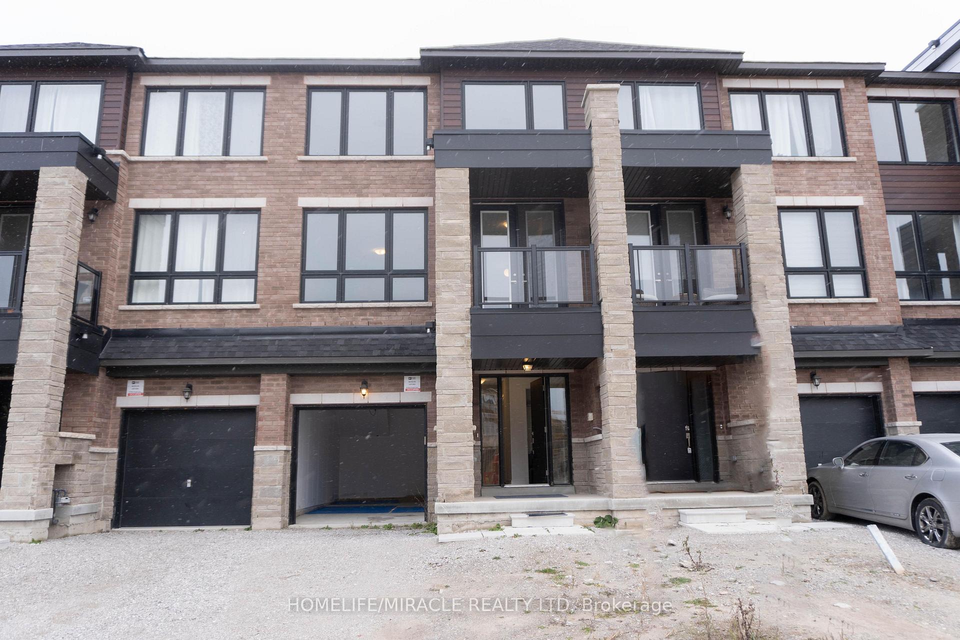 Photo 19 of 60 Blue Forest Crescent, Barrie, Innis-Shore — HOMEH