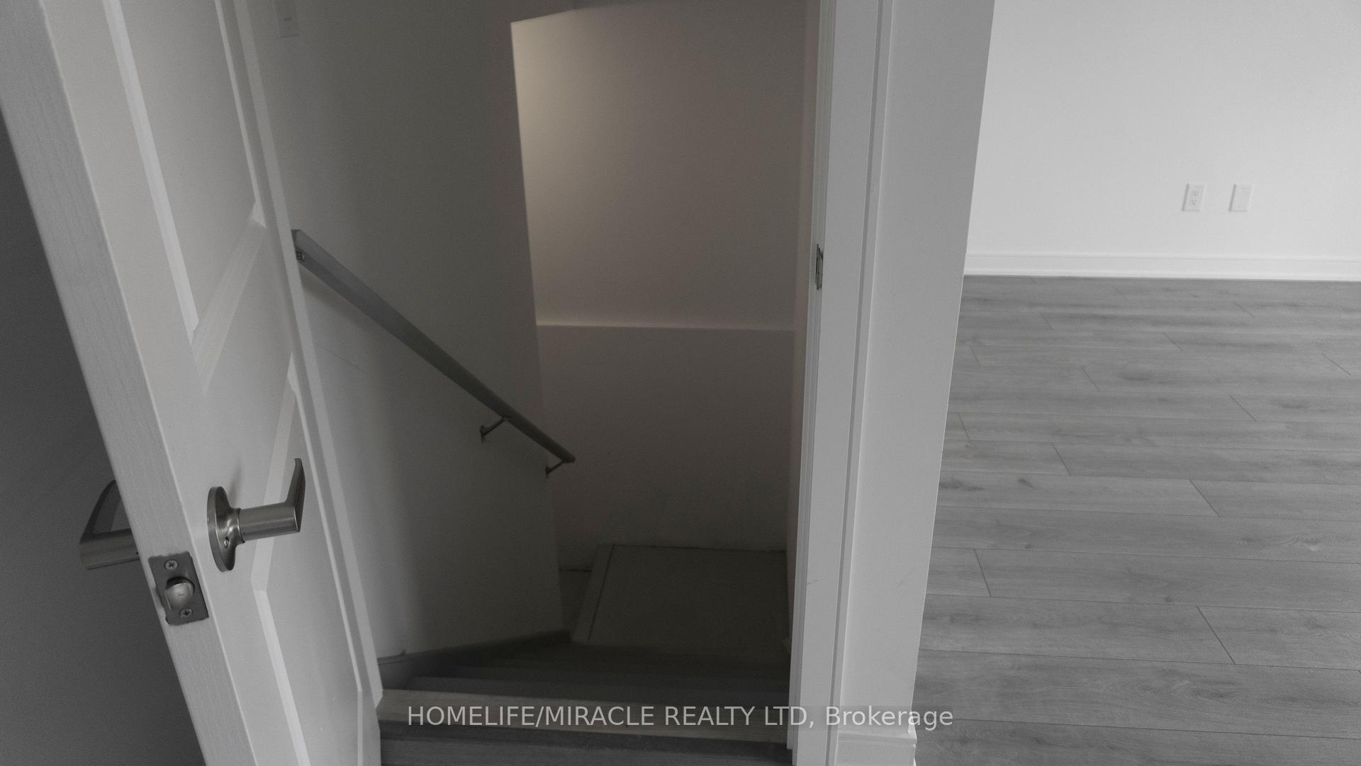 Photo 21 of 60 Blue Forest Crescent, Barrie, Innis-Shore — HOMEH