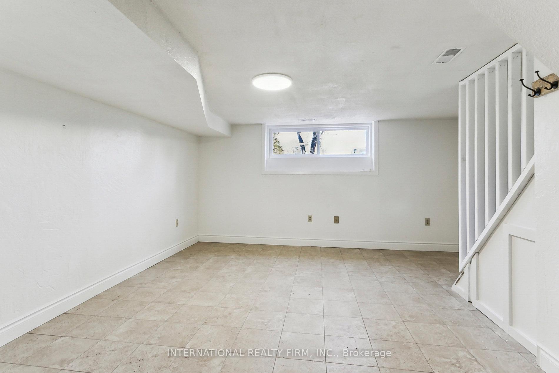 Photo 4 of Unit Lower, 279 Cedarvale Avenue, Toronto, Woodbine-Lumsden — HOMEH