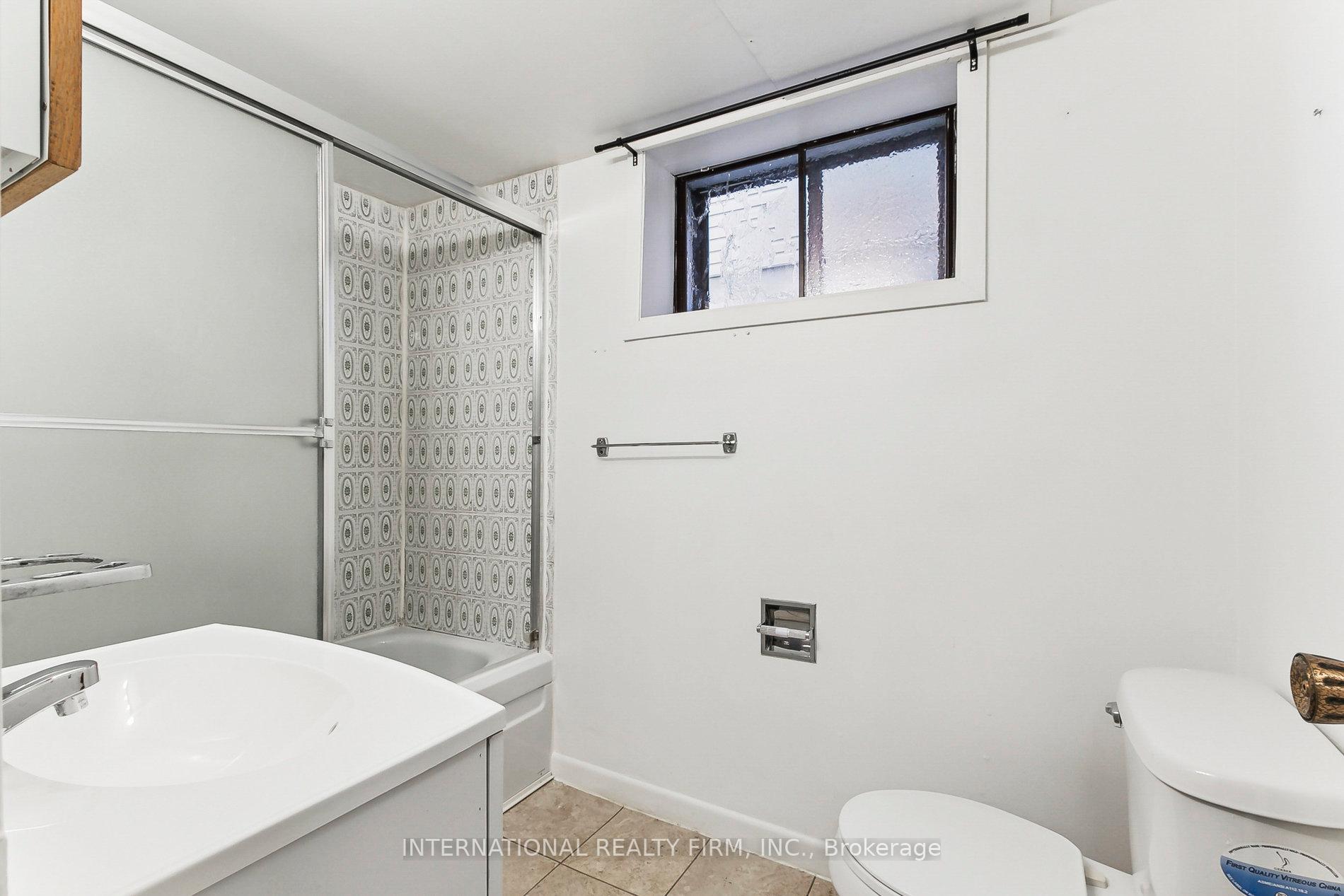 Photo 7 of Unit Lower, 279 Cedarvale Avenue, Toronto, Woodbine-Lumsden — HOMEH