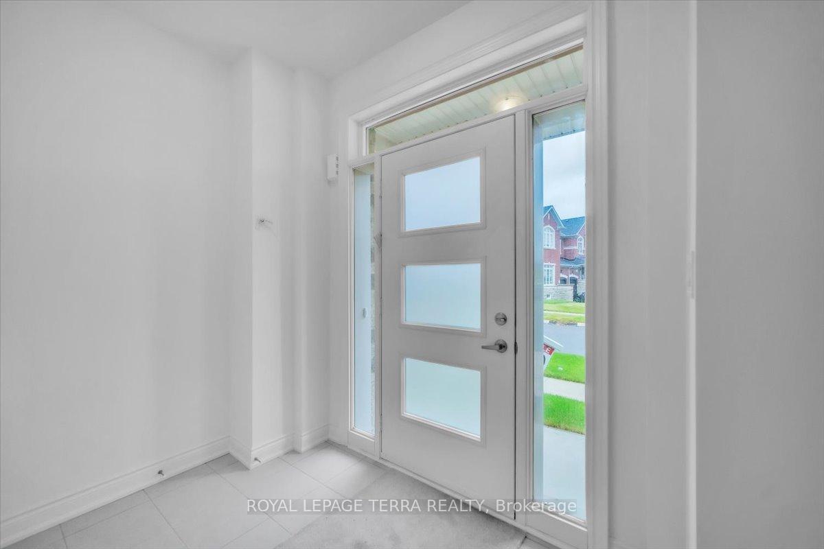 Photo 4 of 28 Bloomfield Crescent, Cambridge — HOMEH