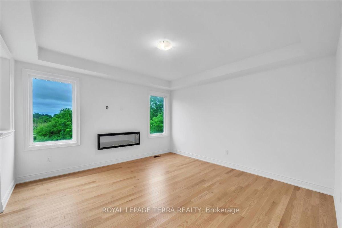 Photo 10 of 28 Bloomfield Crescent, Cambridge — HOMEH