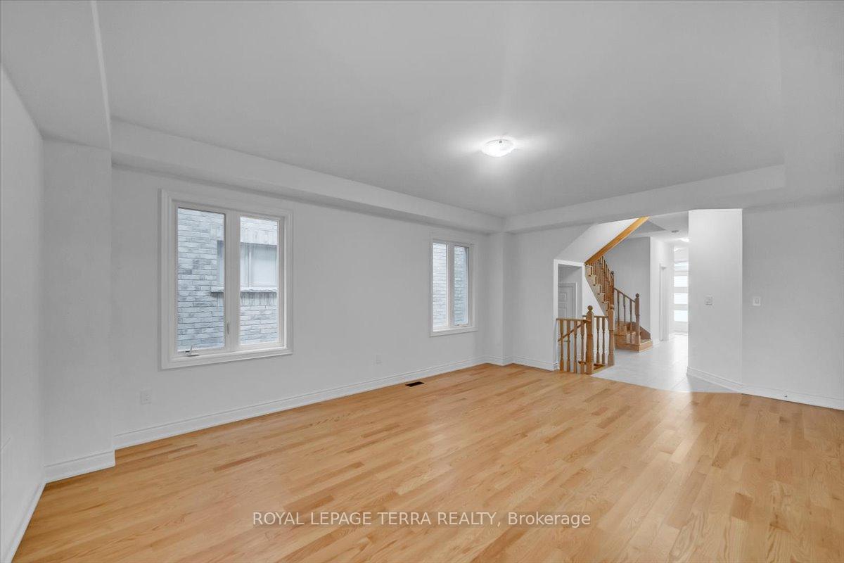 Photo 12 of 28 Bloomfield Crescent, Cambridge — HOMEH