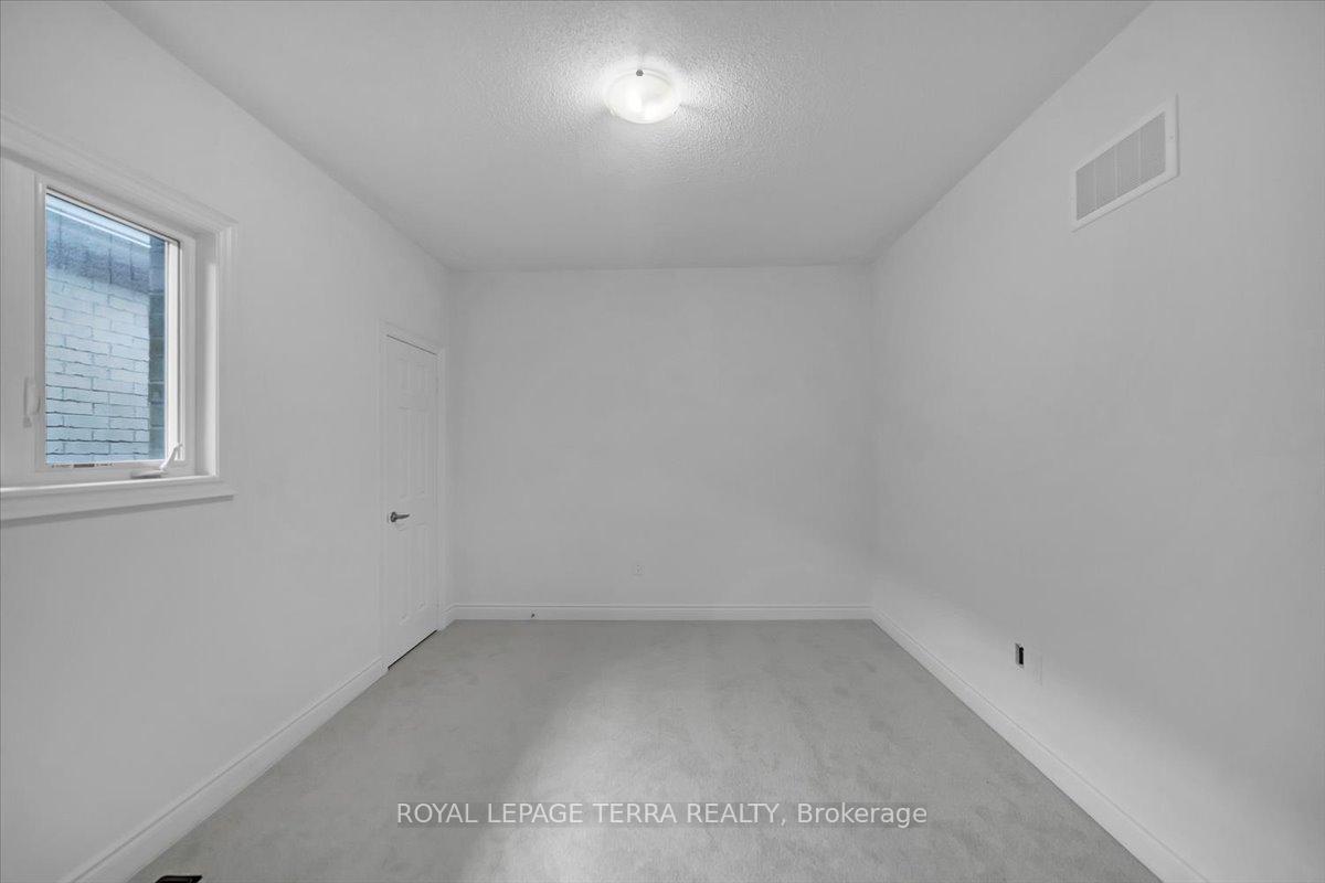 Photo 13 of 28 Bloomfield Crescent, Cambridge — HOMEH