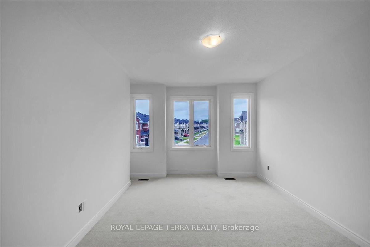 Photo 16 of 28 Bloomfield Crescent, Cambridge — HOMEH