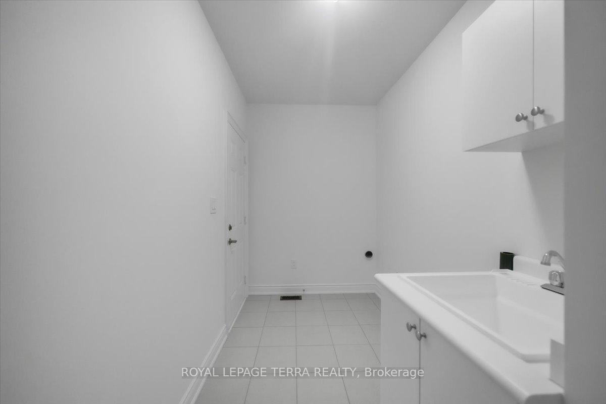 Photo 35 of 28 Bloomfield Crescent, Cambridge — HOMEH