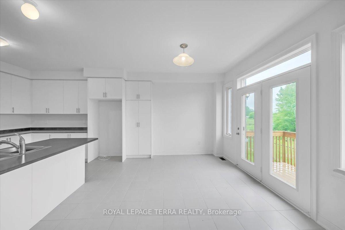 Photo 43 of 28 Bloomfield Crescent, Cambridge — HOMEH