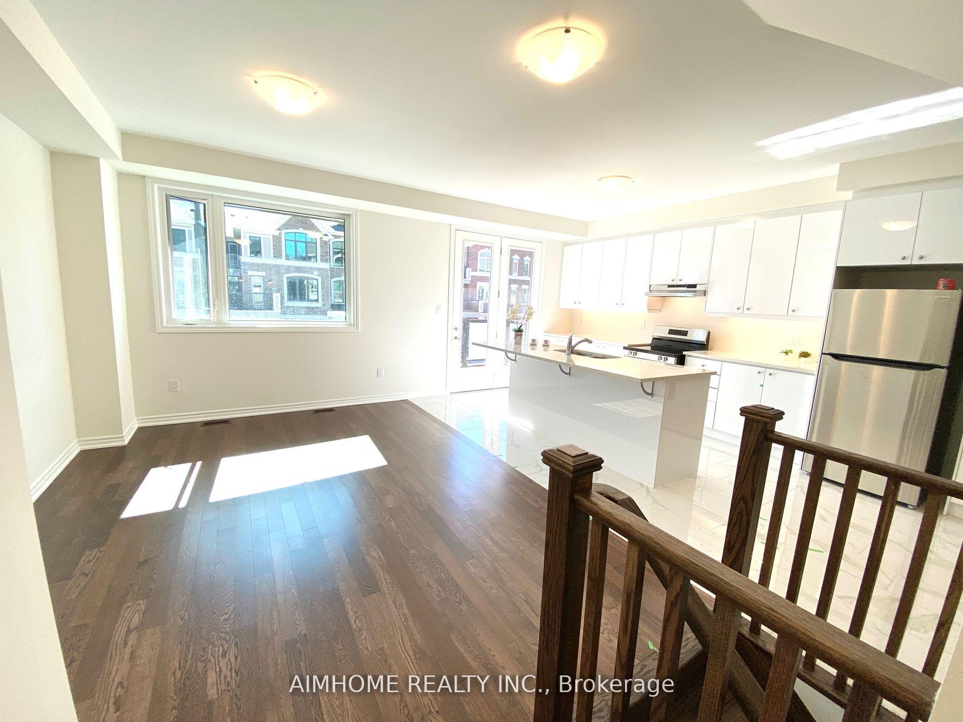 Photo 9 of 12 Thomas Frisby Jr Crescent, Markham, Victoria Square — HOMEH