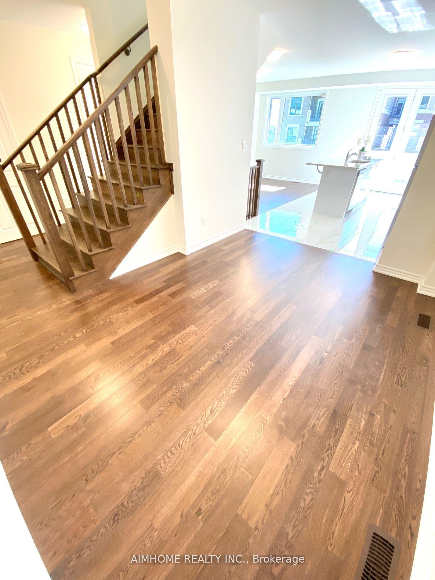 Photo 19 of 12 Thomas Frisby Jr Crescent, Markham, Victoria Square — HOMEH