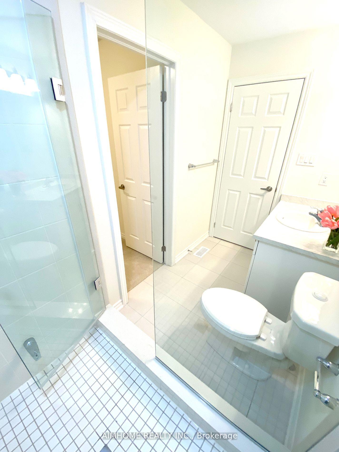 Photo 27 of 12 Thomas Frisby Jr Crescent, Markham, Victoria Square — HOMEH