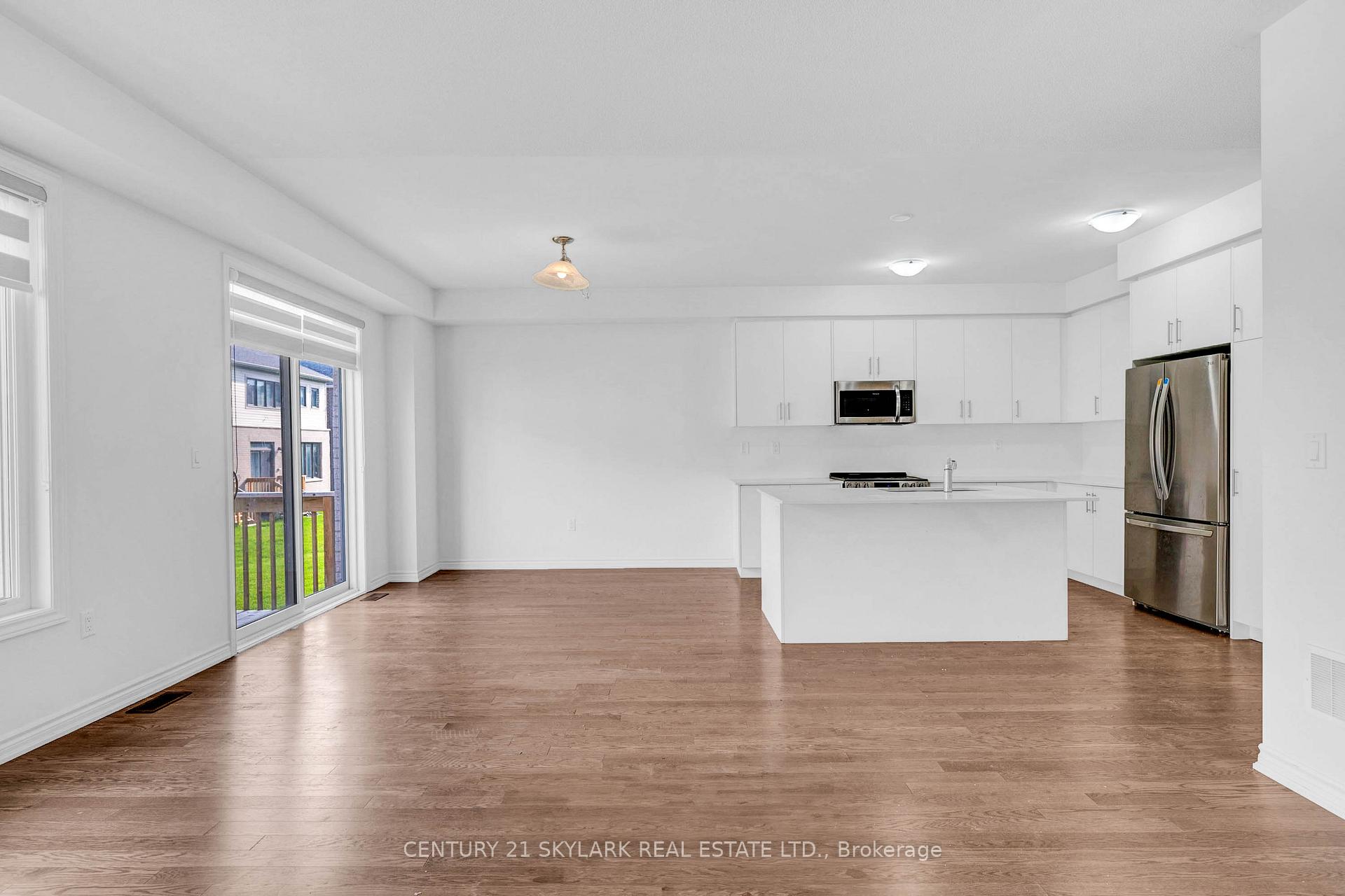 Photo 8 of 118 Shepherd Drive, Barrie, Painswick South — HOMEH