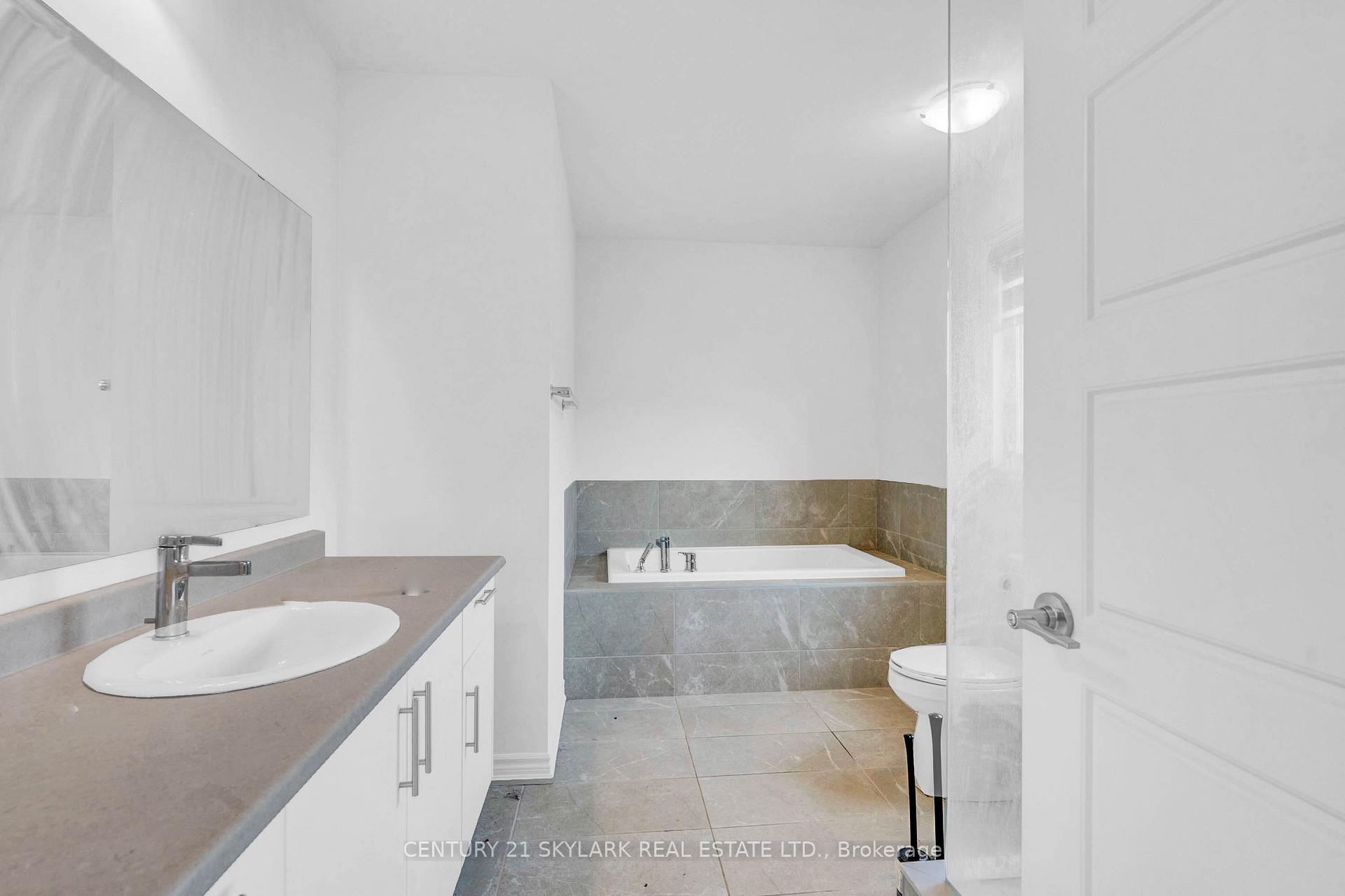 Photo 17 of 118 Shepherd Drive, Barrie, Painswick South — HOMEH