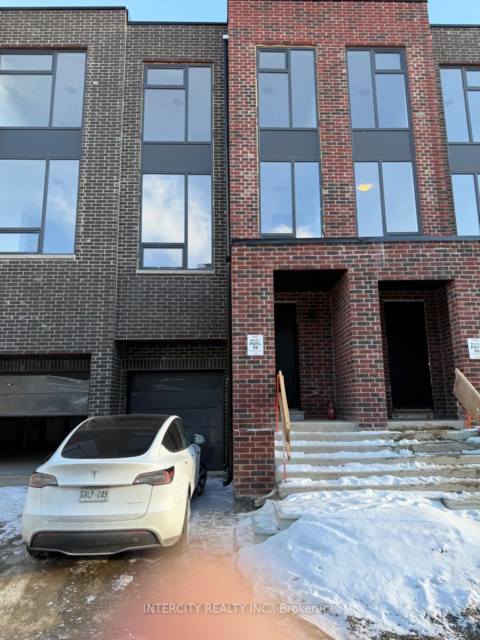 Photo 1 of 58 Desiree Place, Caledon, Bolton West — HOMEH
