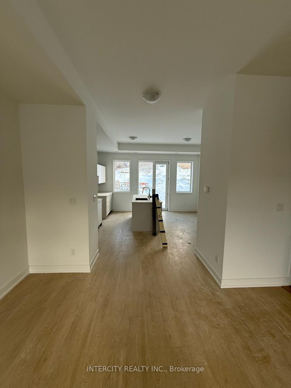Photo 3 of 58 Desiree Place, Caledon, Bolton West — HOMEH