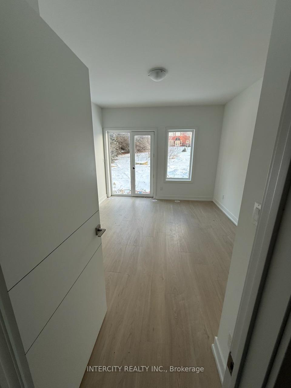 Photo 4 of 58 Desiree Place, Caledon, Bolton West — HOMEH