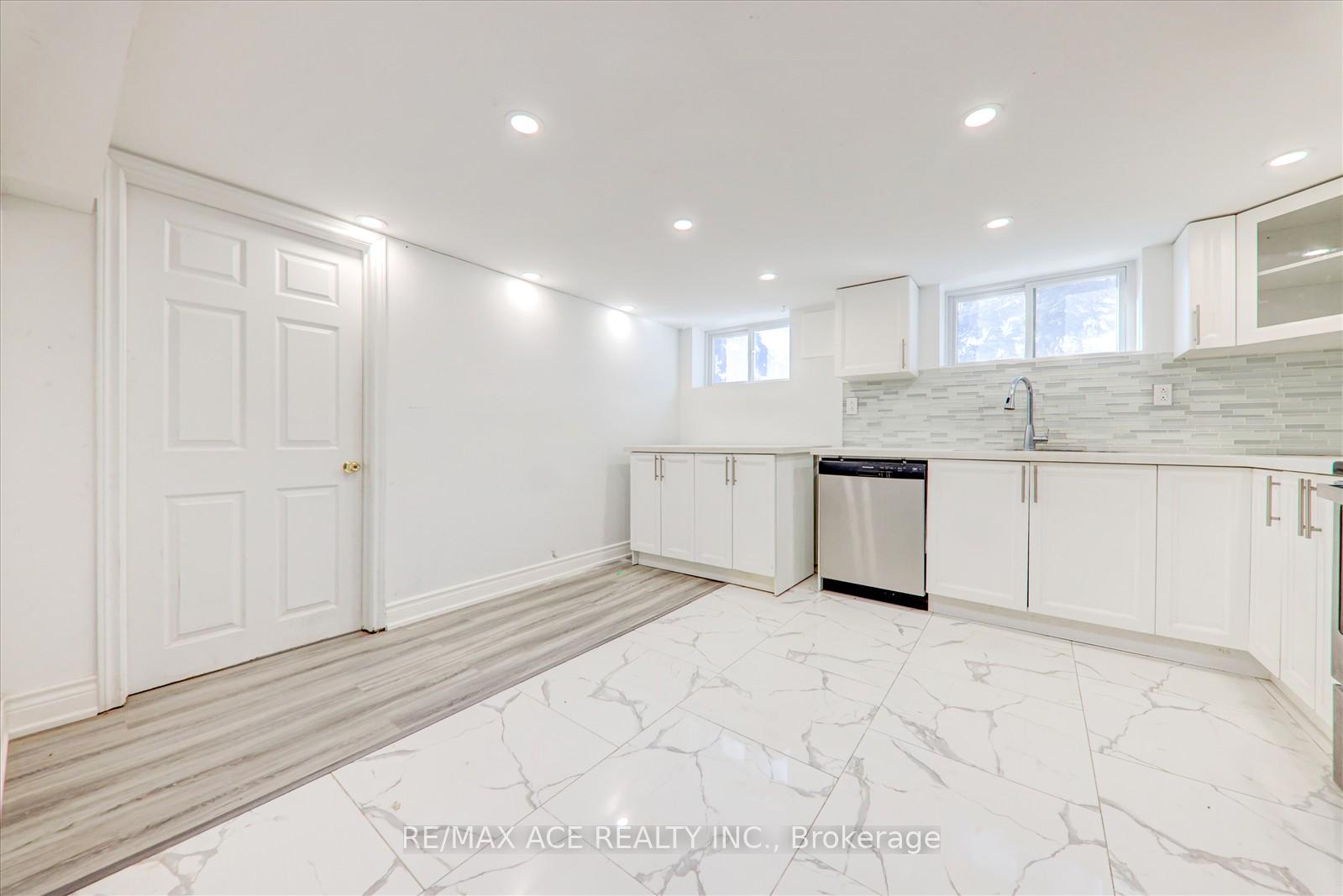 Photo 7 of Unit BSMT, 34 Lord Roberts Drive, Scarborough, Eglinton East — HOMEH