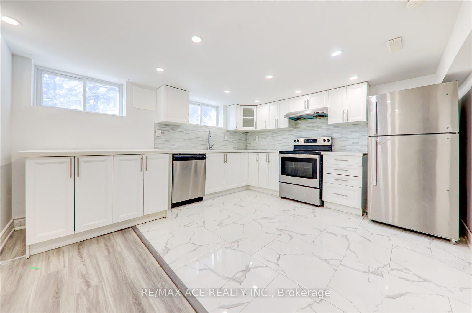 Photo 8 of Unit BSMT, 34 Lord Roberts Drive, Scarborough, Eglinton East — HOMEH