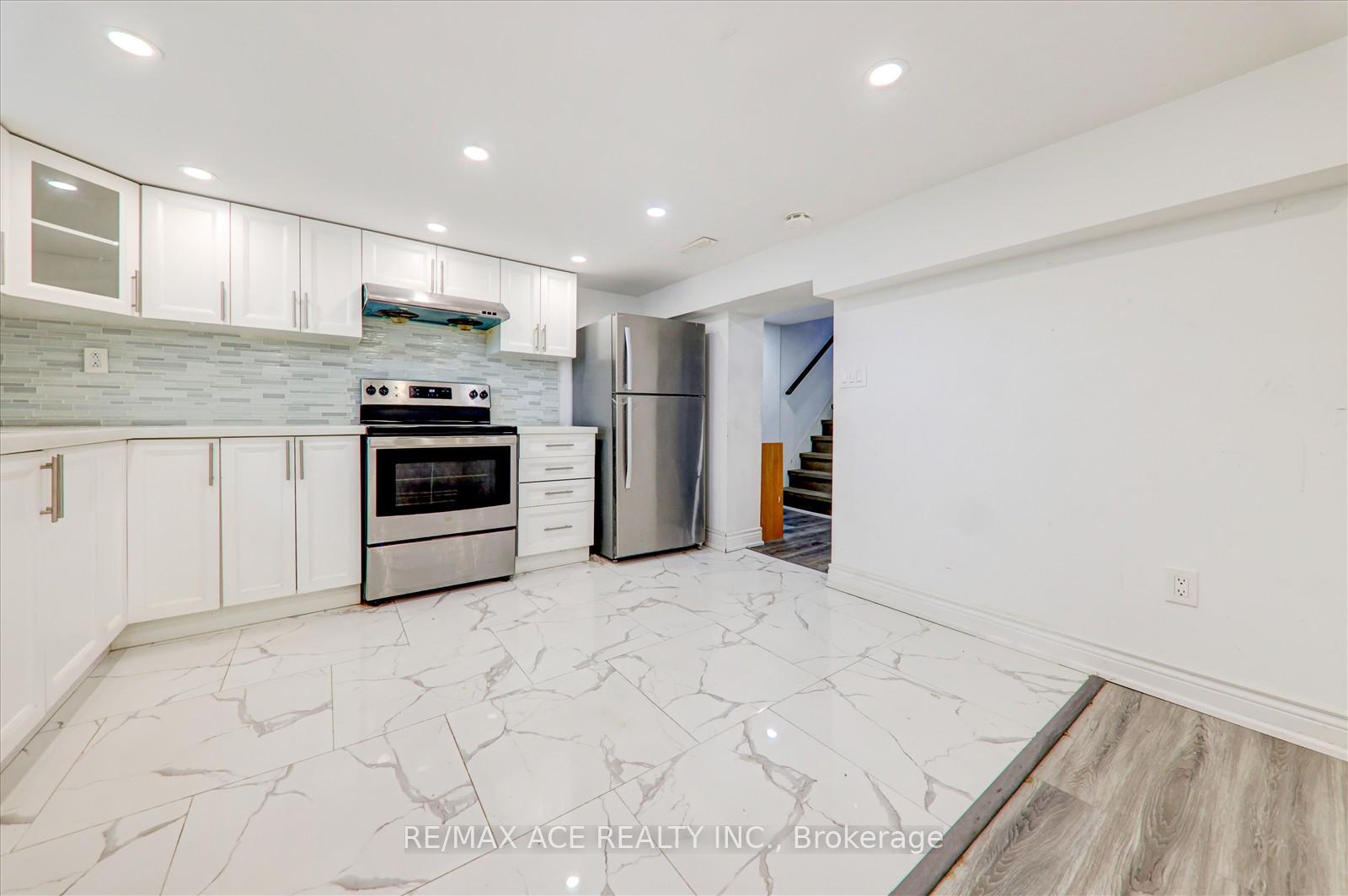 Photo 10 of Unit BSMT, 34 Lord Roberts Drive, Scarborough, Eglinton East — HOMEH