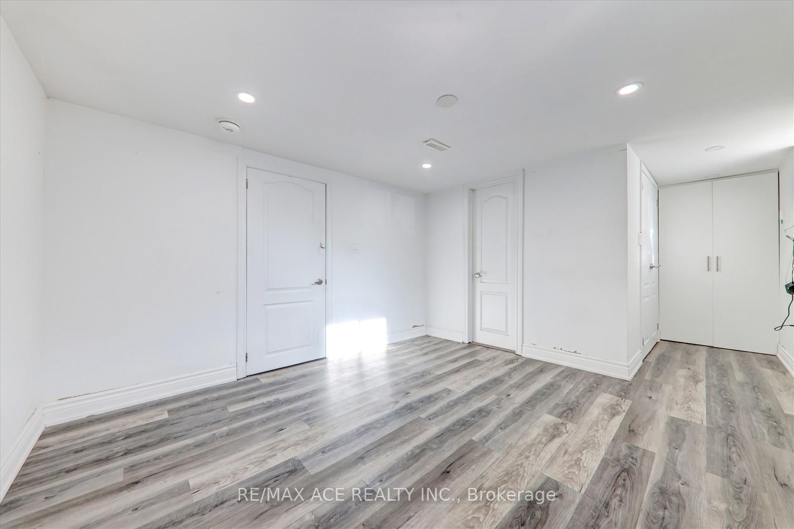 Photo 15 of Unit BSMT, 34 Lord Roberts Drive, Scarborough, Eglinton East — HOMEH