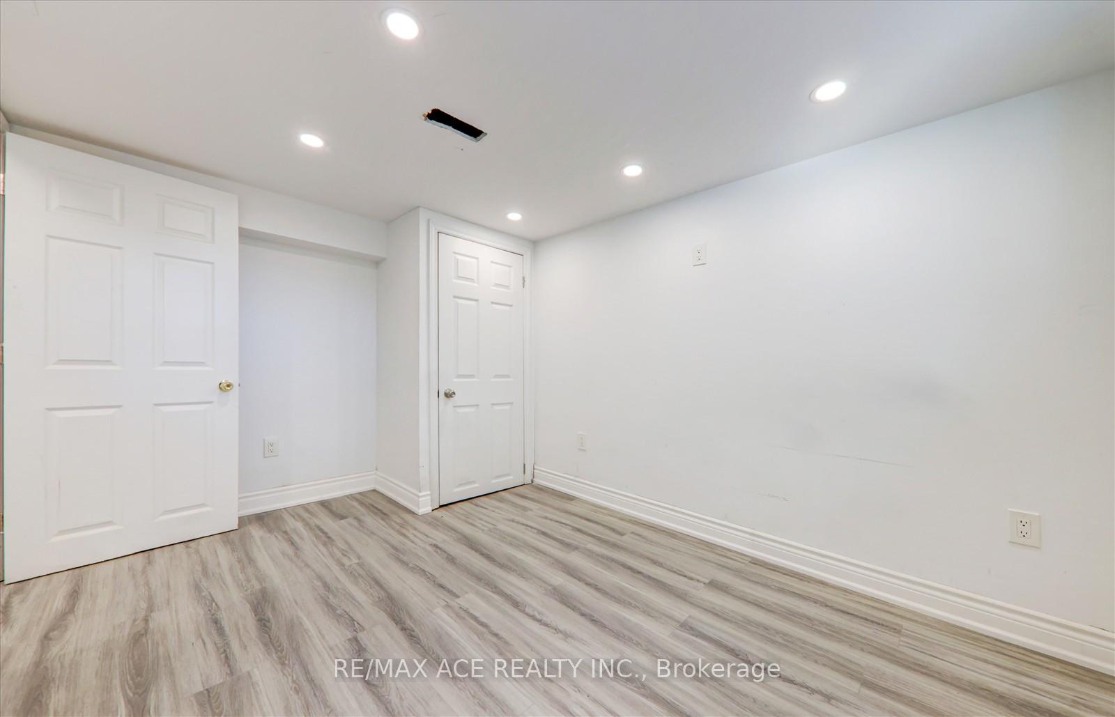Photo 16 of Unit BSMT, 34 Lord Roberts Drive, Scarborough, Eglinton East — HOMEH