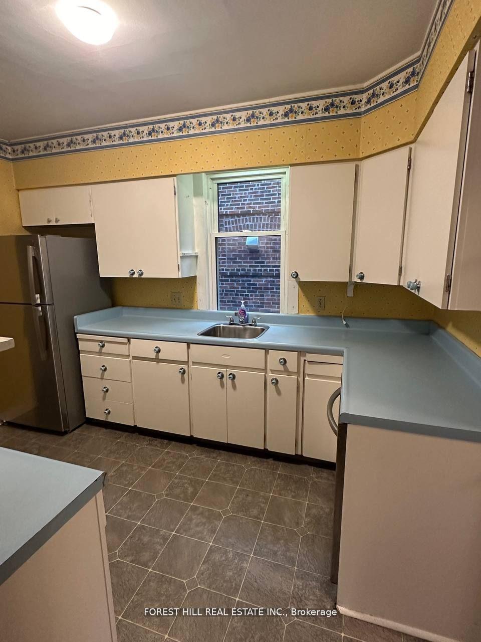 Photo 14 of 490 Briar Hill Avenue, Toronto, Lawrence Park South — HOMEH