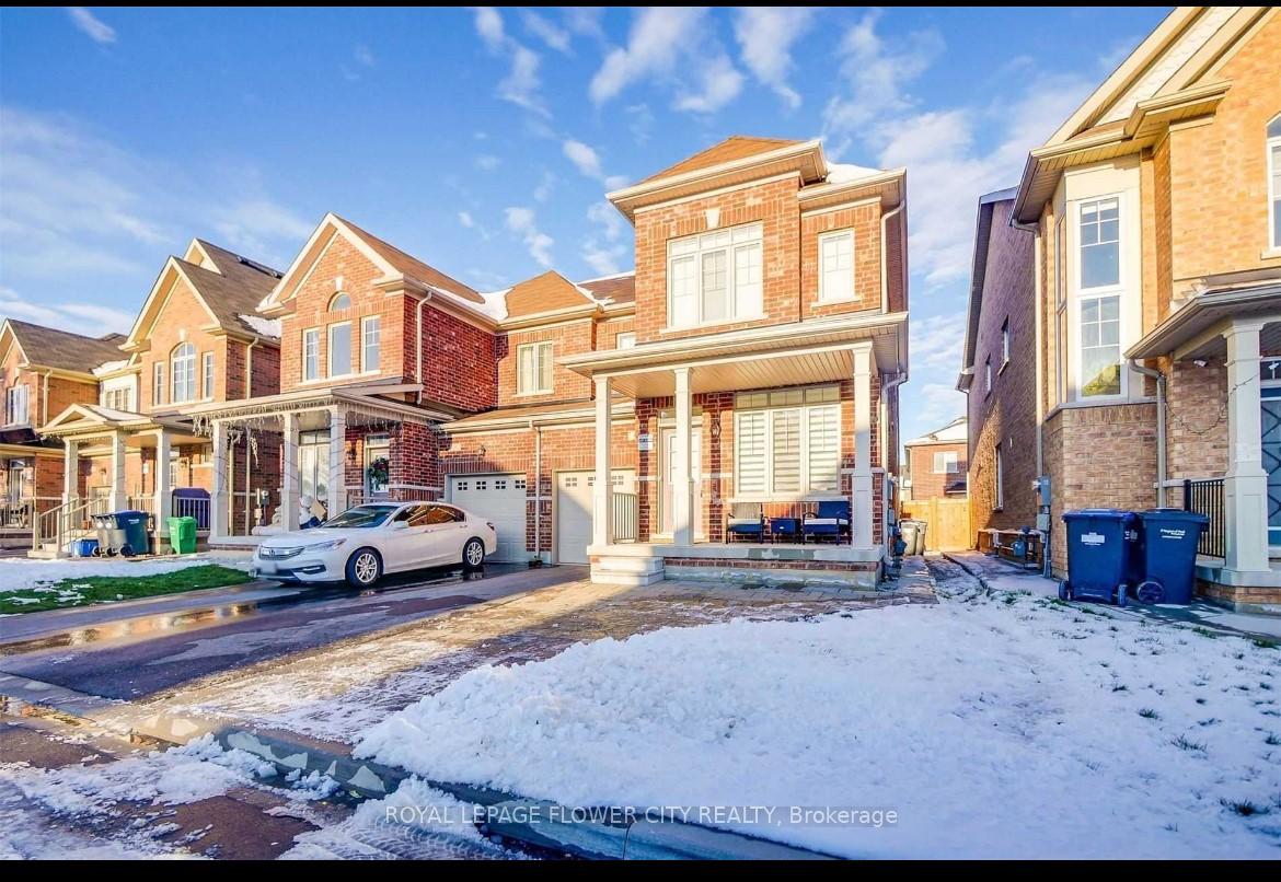 Photo 3 of 49 Truro Circle, Brampton, Bram West — HOMEH