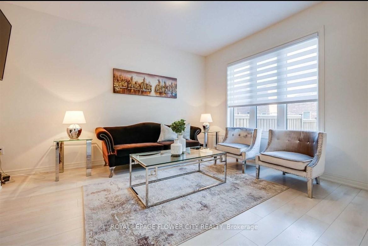 Photo 17 of 49 Truro Circle, Brampton, Bram West — HOMEH