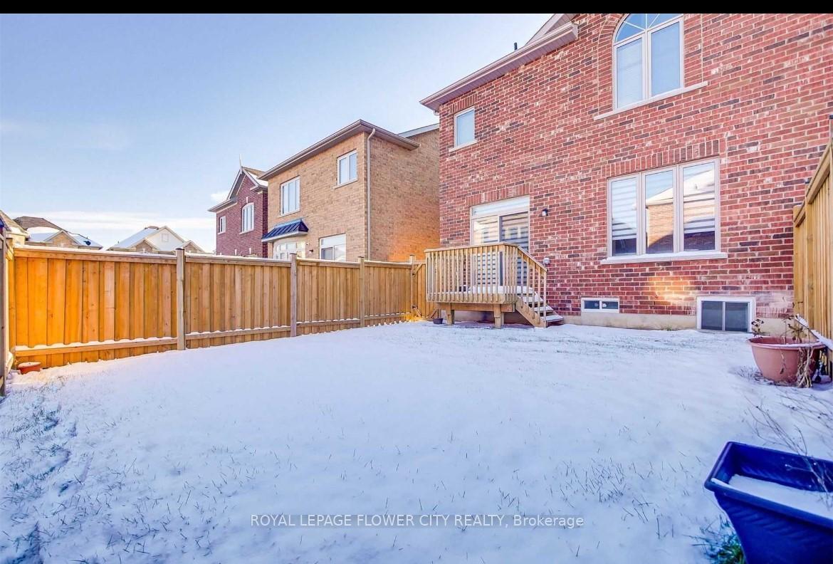 Photo 26 of 49 Truro Circle, Brampton, Bram West — HOMEH