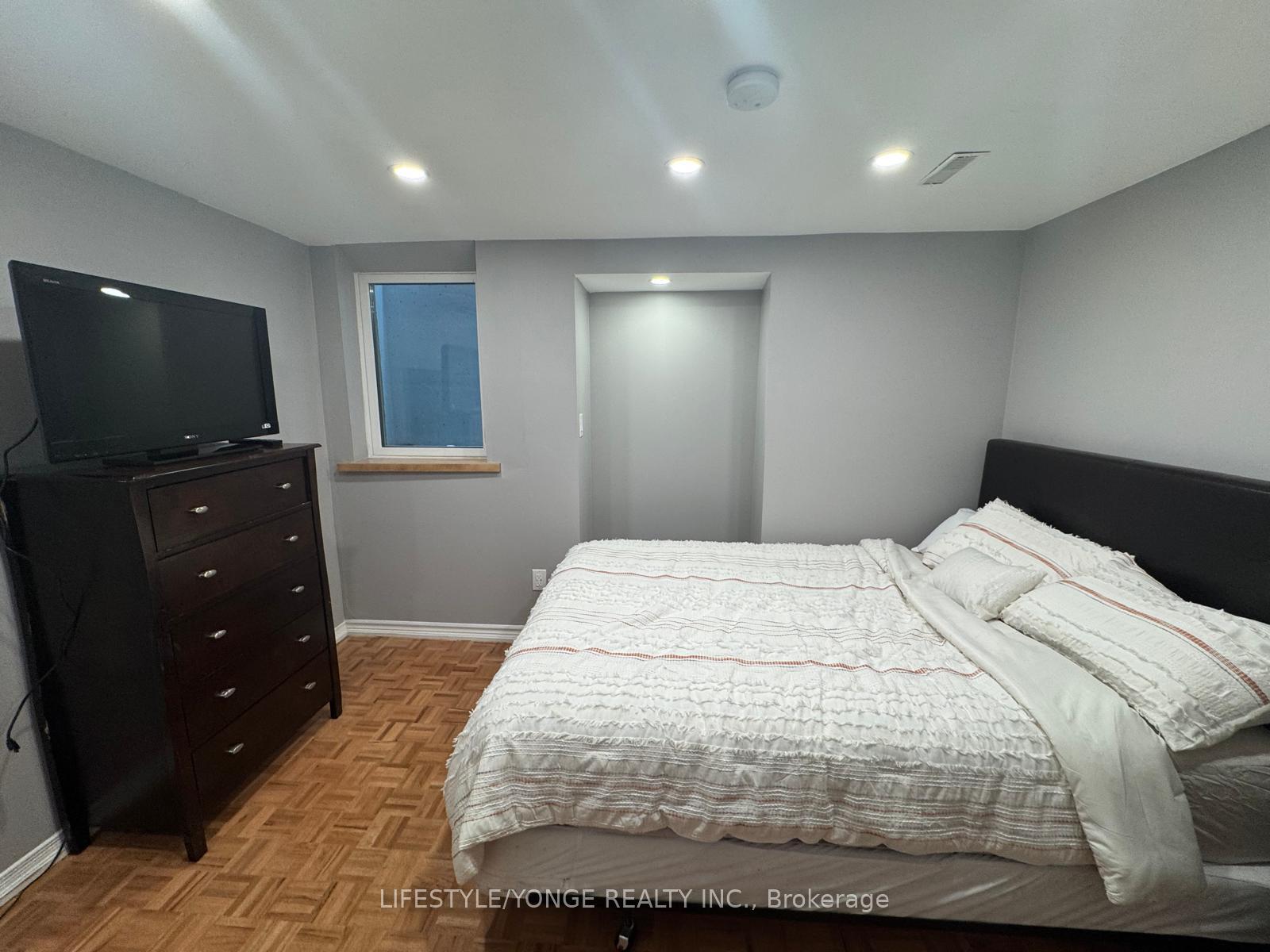 Photo 7 of Unit Bsmt, 19 Lisa Crescent, Vaughan, Crestwood-Springfarm-Yorkhill — HOMEH
