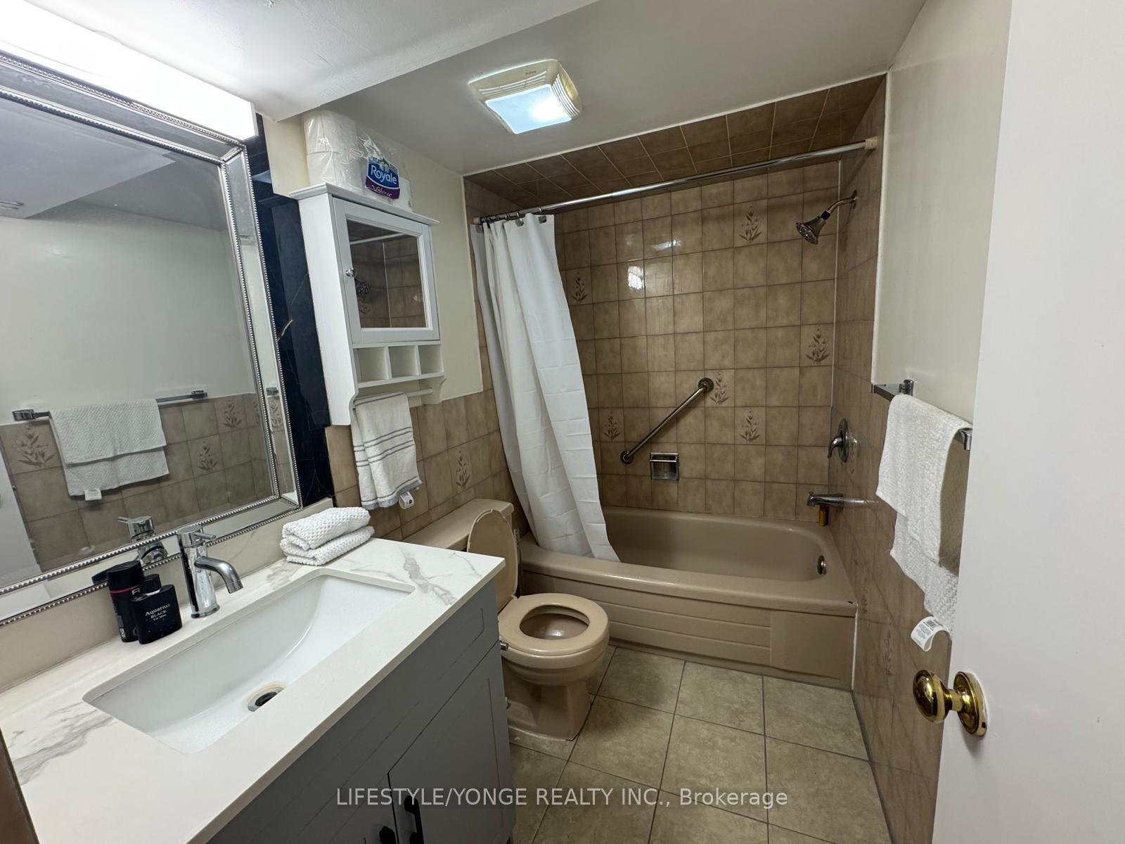 Photo 9 of Unit Bsmt, 19 Lisa Crescent, Vaughan, Crestwood-Springfarm-Yorkhill — HOMEH