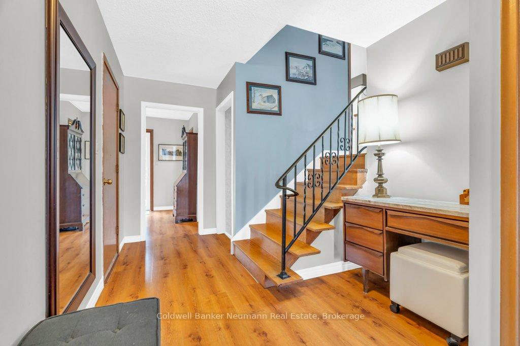 Photo 4 of 38 Hickory Street, Guelph, Kortright West — HOMEH