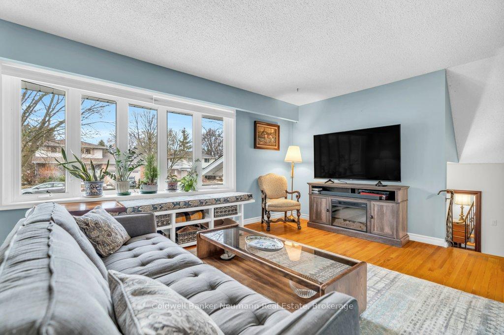 Photo 10 of 38 Hickory Street, Guelph, Kortright West — HOMEH
