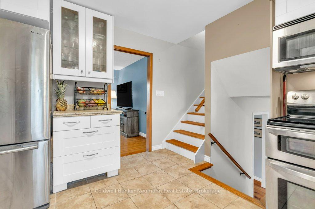 Photo 16 of 38 Hickory Street, Guelph, Kortright West — HOMEH