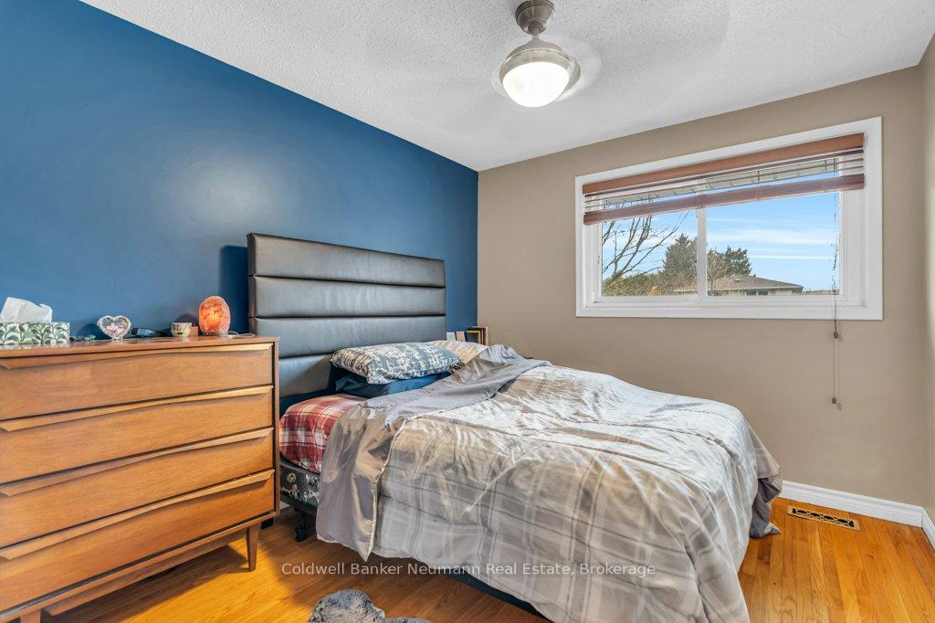 Photo 17 of 38 Hickory Street, Guelph, Kortright West — HOMEH