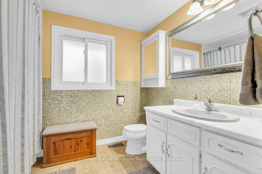 Photo 19 of 38 Hickory Street, Guelph, Kortright West — HOMEH