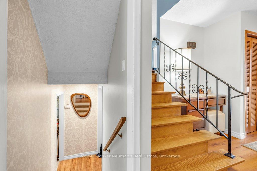 Photo 21 of 38 Hickory Street, Guelph, Kortright West — HOMEH