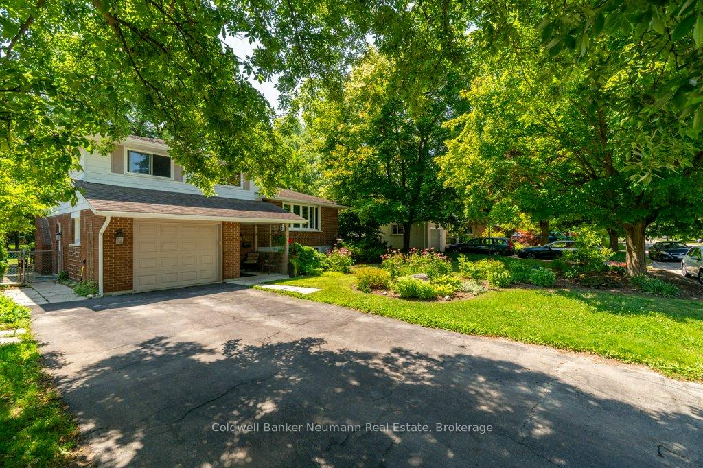 Photo 36 of 38 Hickory Street, Guelph, Kortright West — HOMEH