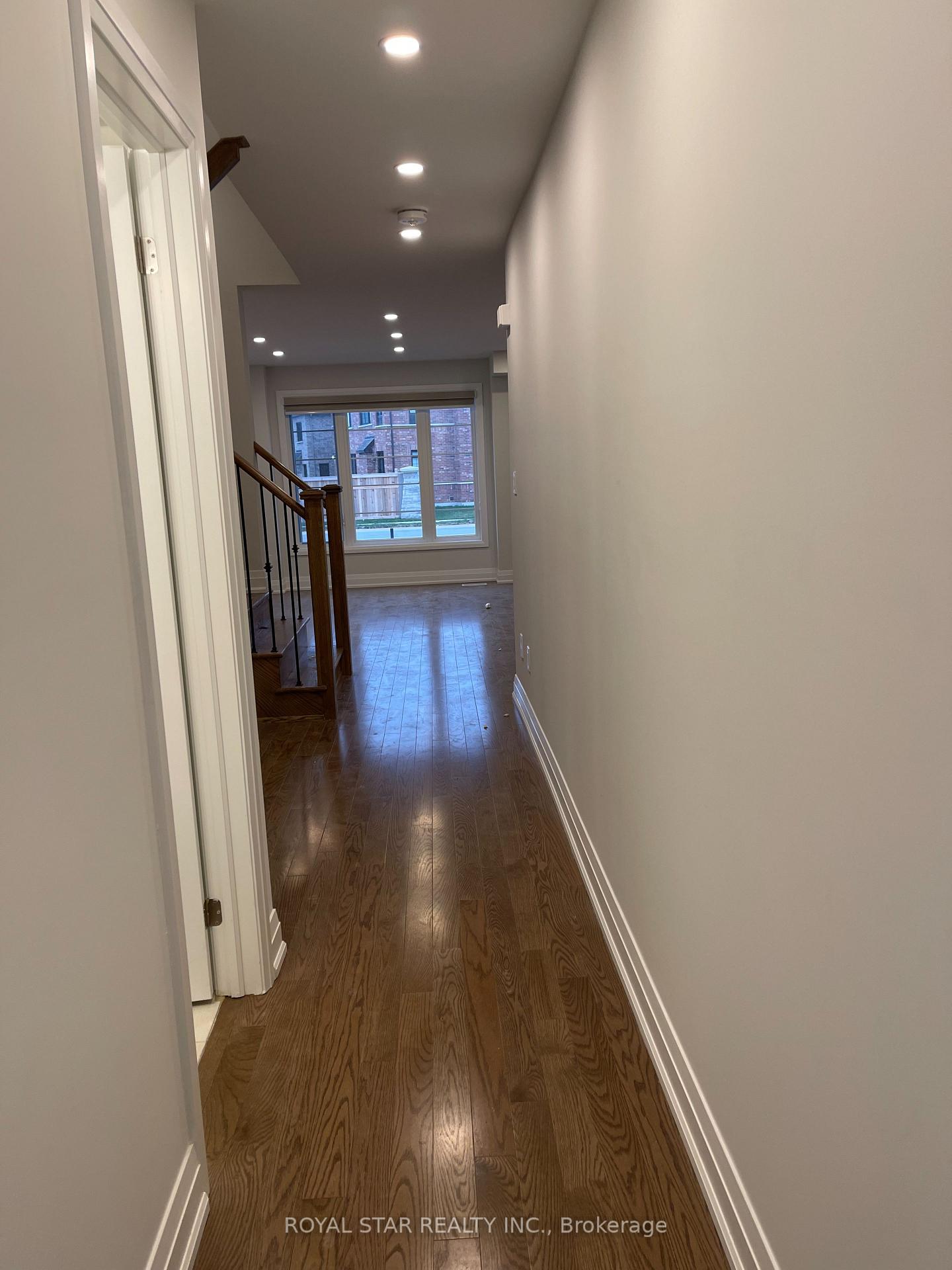 Photo 2 of 10 Summerbeam Way, Brampton, Bram West — HOMEH