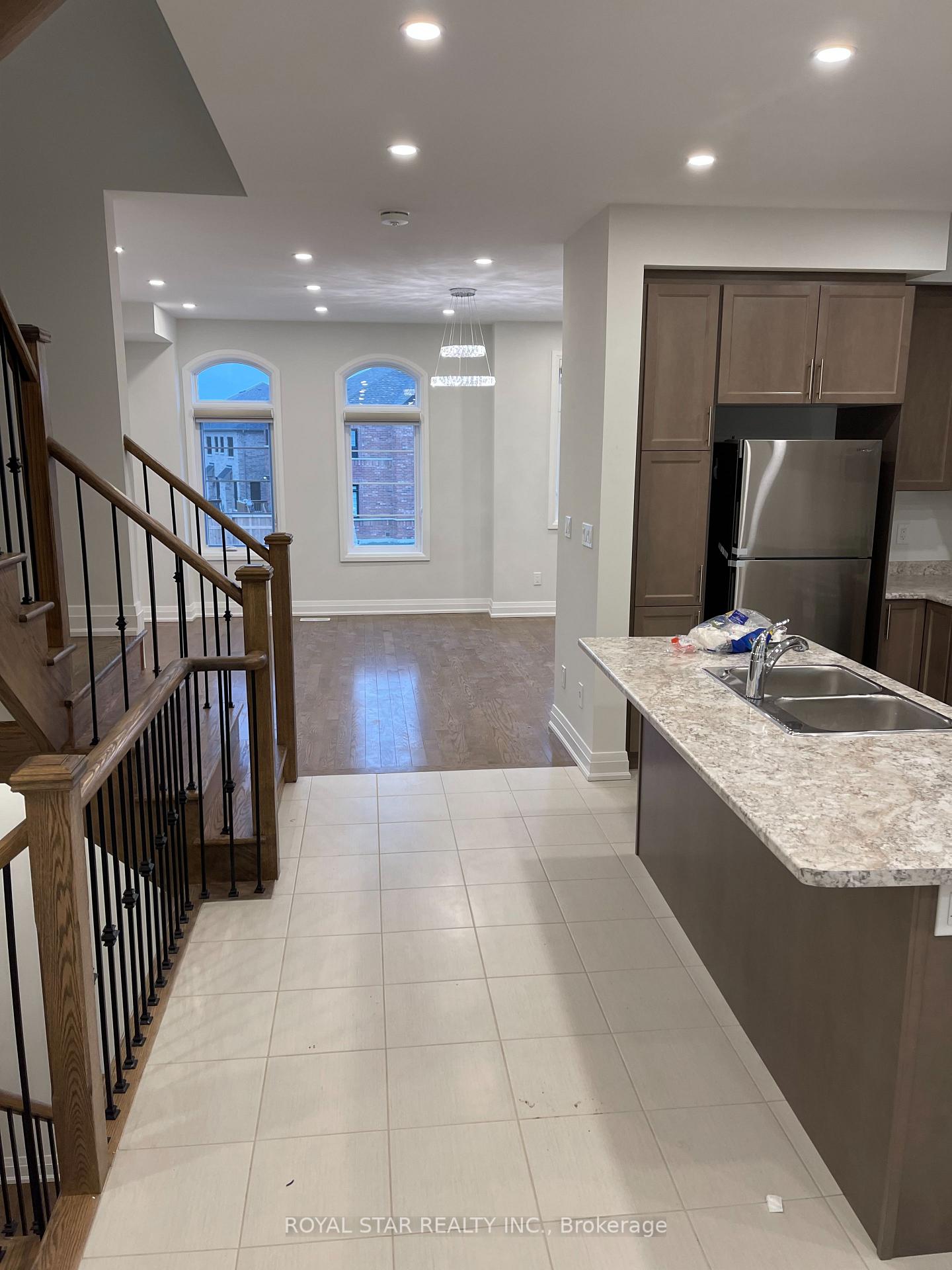 Photo 6 of 10 Summerbeam Way, Brampton, Bram West — HOMEH